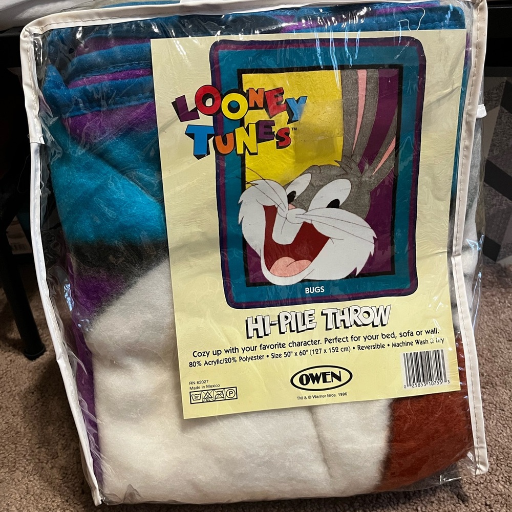 Vintage Warner Bros. Bugs Bunny Hi-Pile Throw Blanket